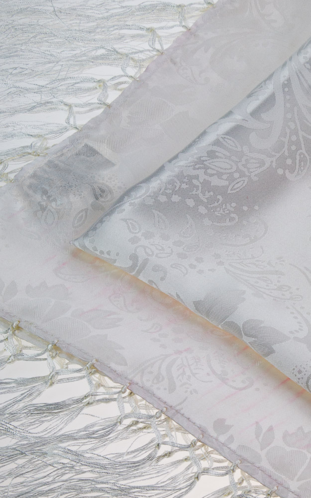 Seidentuch Nr. 01, weiß